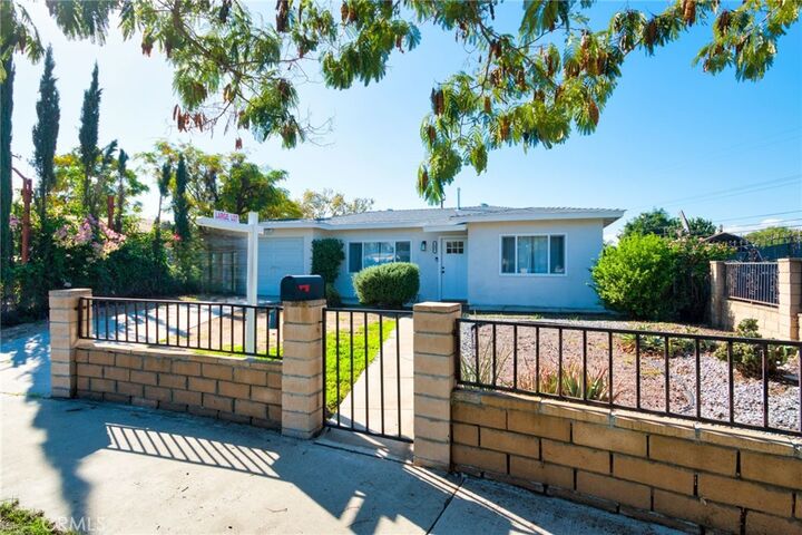 Property Photo:  606 E De Anza Circle E  CA 91761 