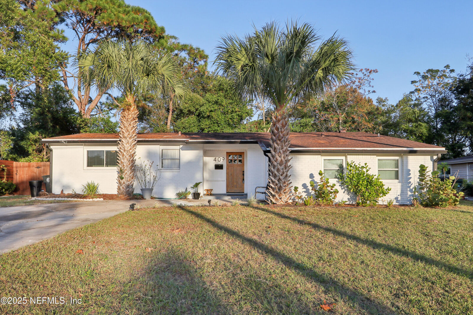 Property Photo: 409 Sailfish Drive E FL 32233
