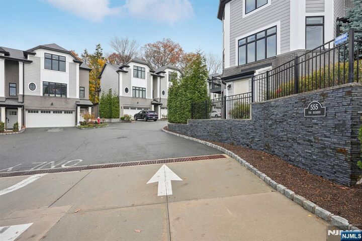 Property Photo:  555 Edgewater Avenue 103 Reserve Ct.  NJ 07657 
