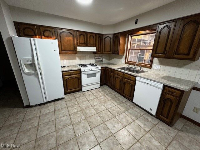 Property Photo: 13356 Mogadore Avenue NW OH 44685