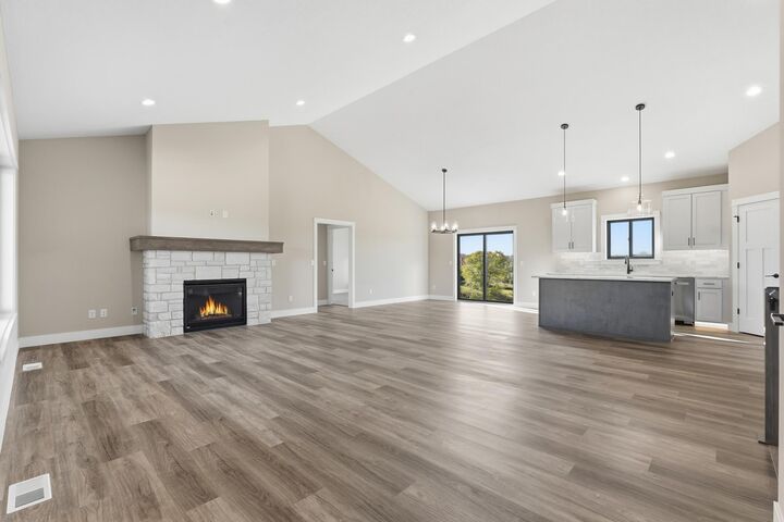 Property Photo:  1432 E Oaks Trail  WI 54082 