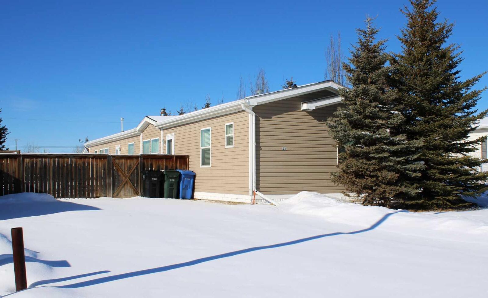 Property Photo:  20 Noblefern Way  AB T0M 1X0 