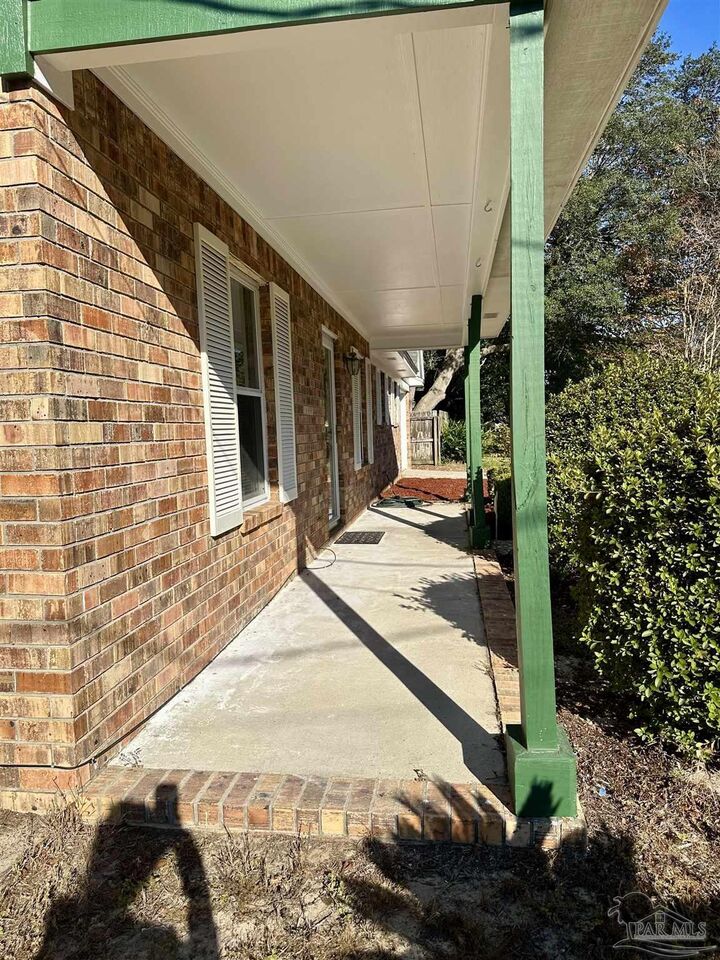 Property Photo:  10714 Silver Creek Dr  FL 32506 