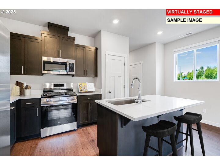 Property Photo: 4074 SW McKinley St OR 97080