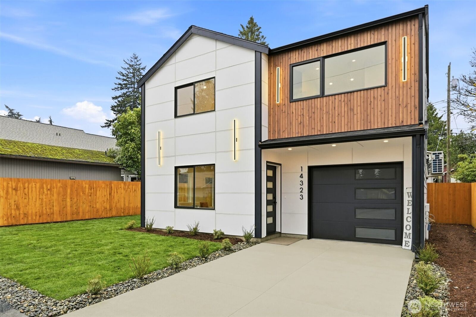 Property Photo:  14323  Wayne Place N  WA 98133 