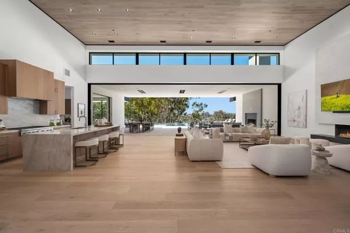 Property Photo: 5471 La Crescenta CA 92067