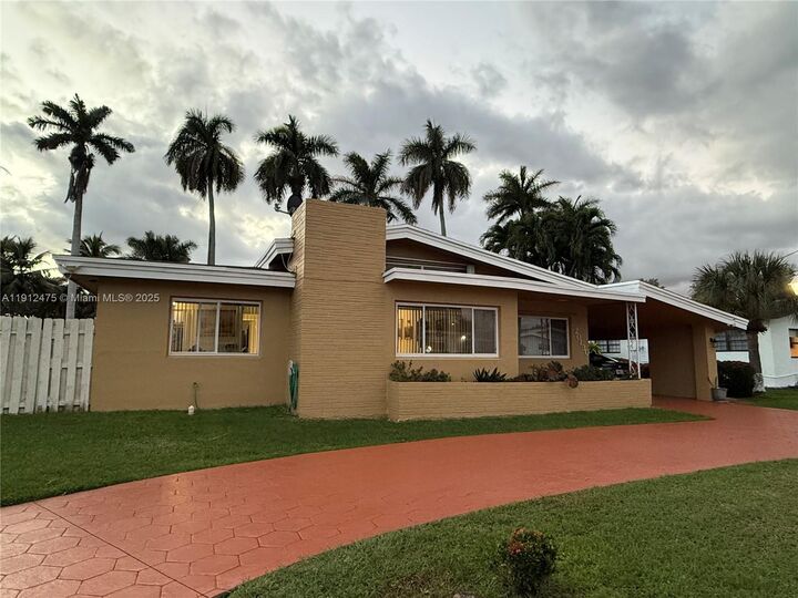 Property Photo: 20130 NE 25th Ct FL 33180