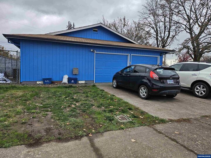 Property Photo:  1999 Columbus Pl SE  OR 97322 