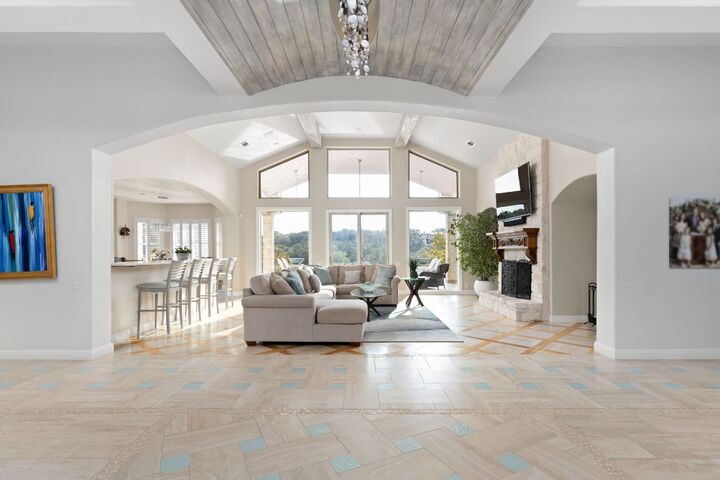 Property Photo: 805 Brooks Hollow Road TX 78734