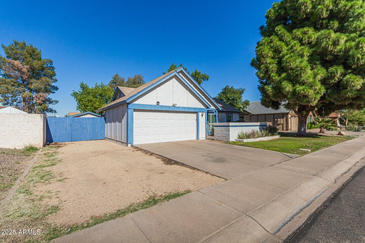 Property Photo:  668 E Estrella Drive  AZ 85225 