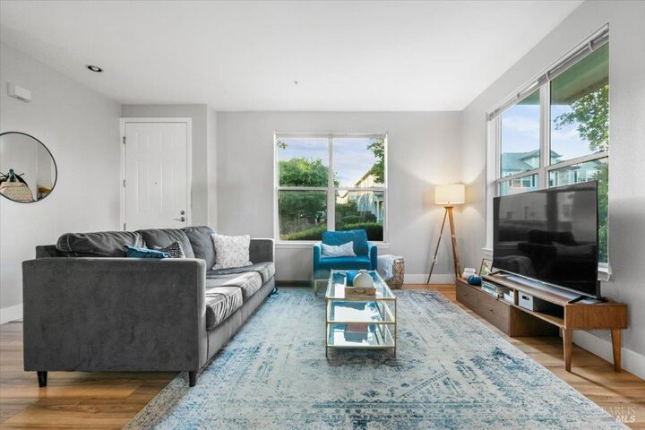 Property Photo: 950 Campoy Street 101 CA 95407