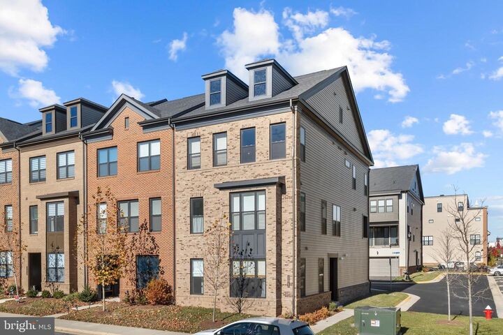 22962 Sullivans Cove Square  Brambleton VA 20148 photo