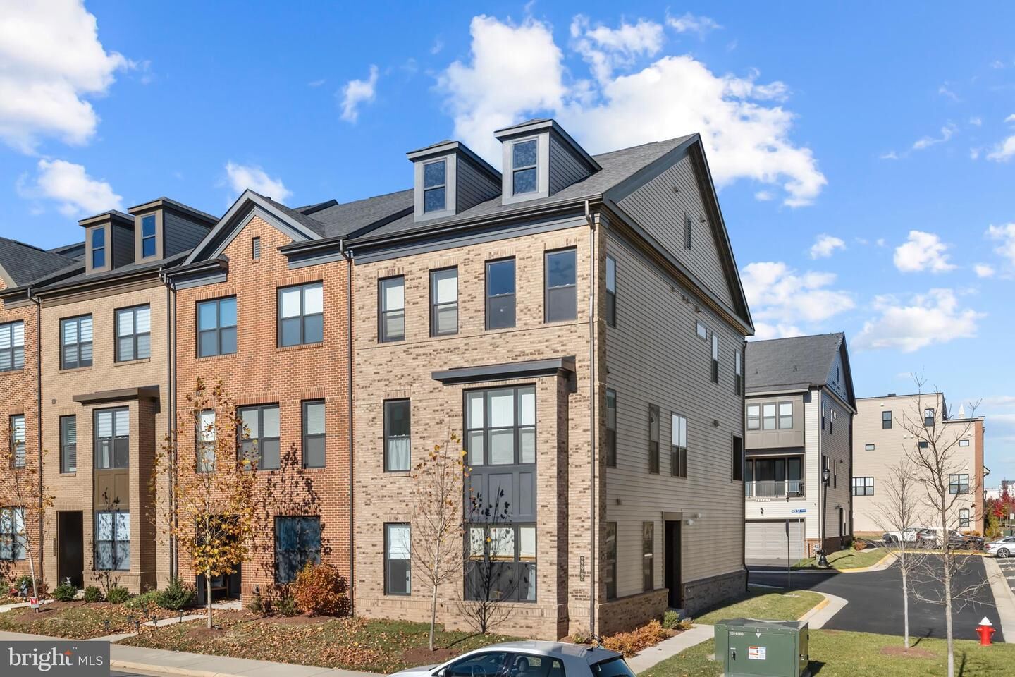 Property Photo:  22962 Sullivans Cove Square  VA 20148 