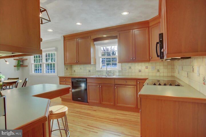 Property Photo:  904 Alison Ave  PA 17055 