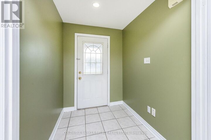 Property Photo:  427 Kingsview Drive  ON L7E 1J4 