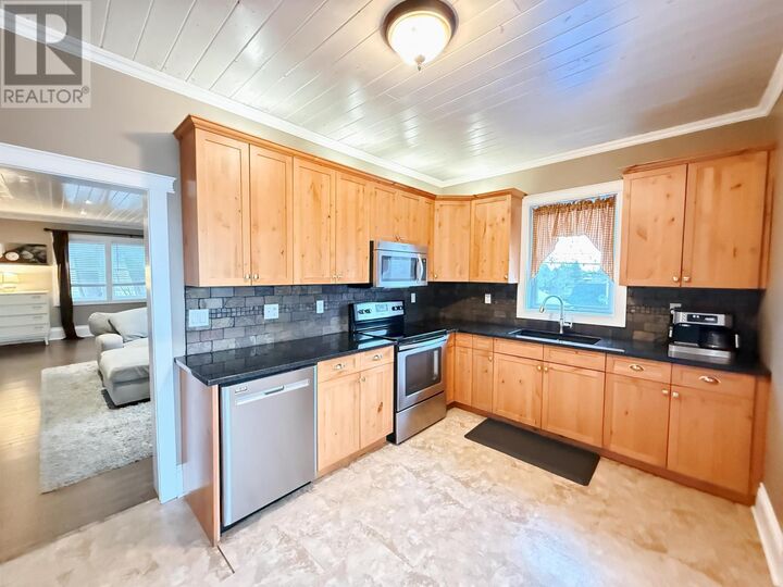 Property Photo:  403 May Avenue  ON P0X 1C0 