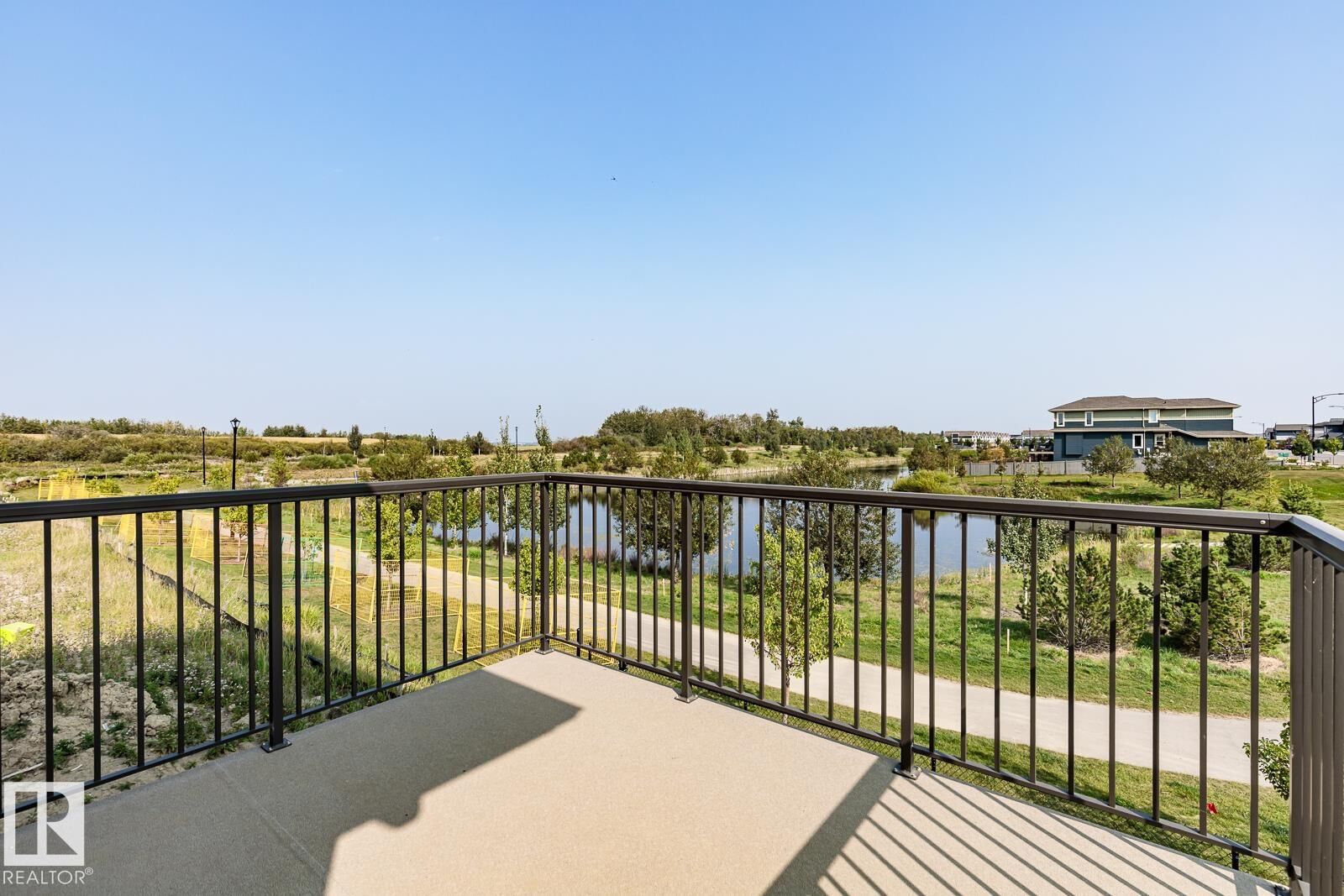 Photo de la propriété:  13113 212A Street NW  AB T6W 5E1 