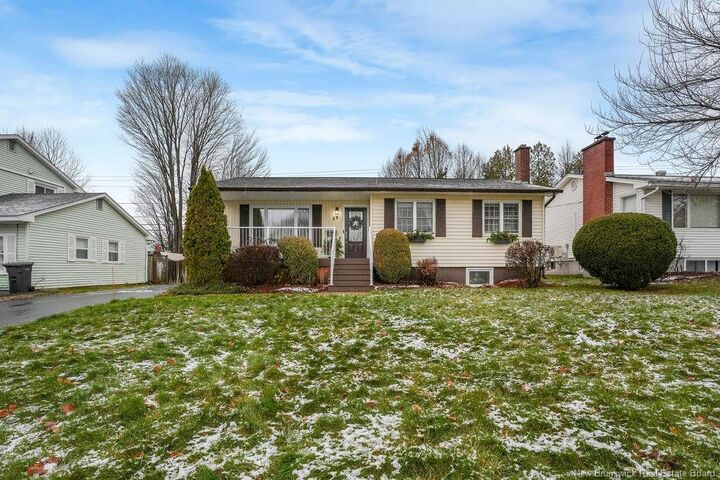 49 Woodmount Drive  Fredericton NB E3A 2M2 photo