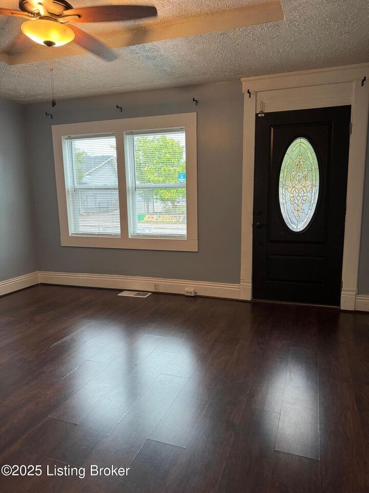 Property Photo: 216 N 25th St KY 40212
