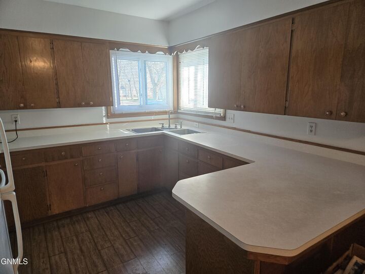 Property Photo:  401 1st Street N  ND 58573 