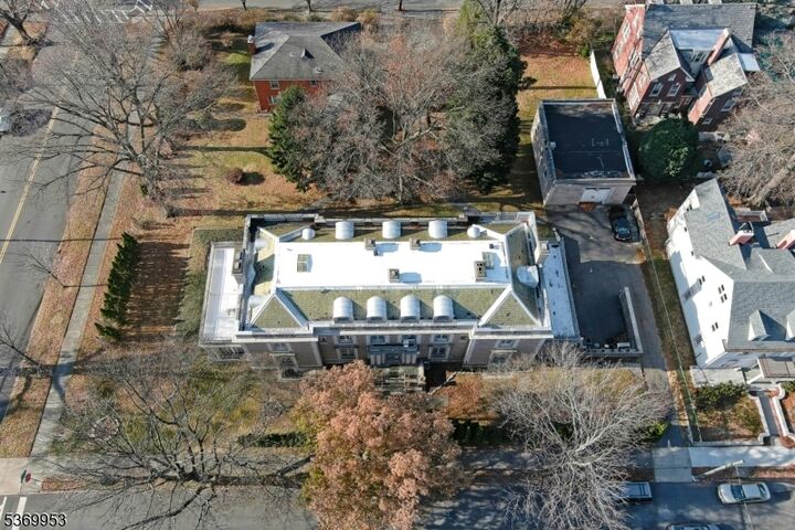 Property Photo: 229 Ballantine Pkwy NJ 07104