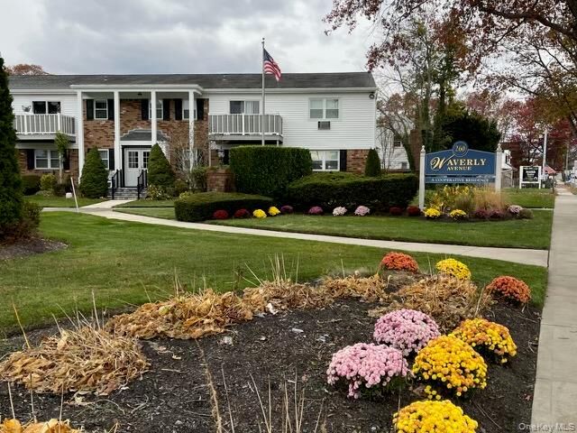 Property Photo:  260 Waverly Avenue 15  NY 11772 