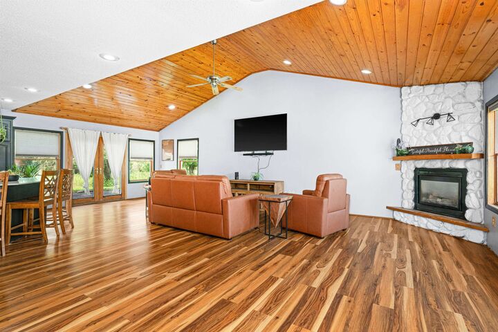 Property Photo: 6624 E Mud Lake Rd MN 55798