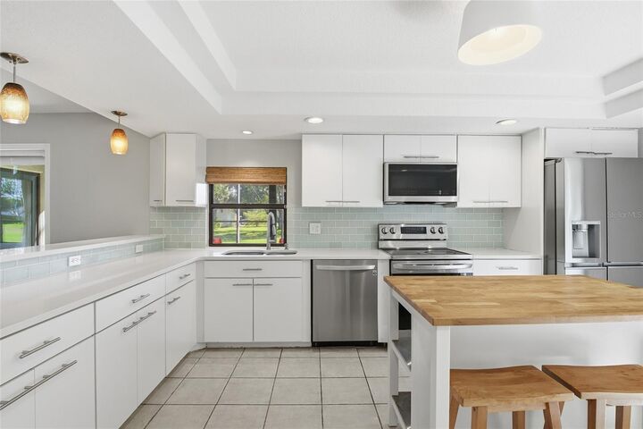 Property Photo: 6425 Wellington Drive FL 32819