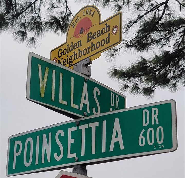 Property Photo: 516 Villas Drive FL 34285