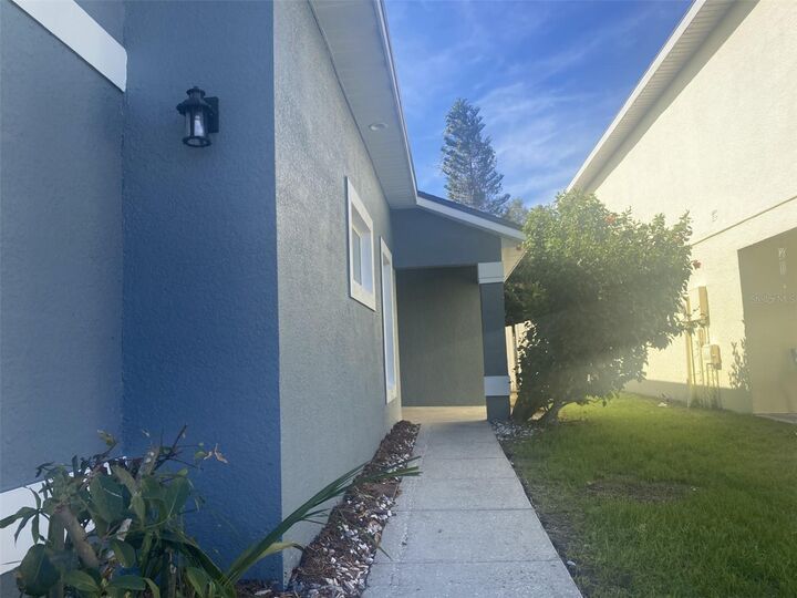 Property Photo: 13210 Meadowfield Drive FL 32824