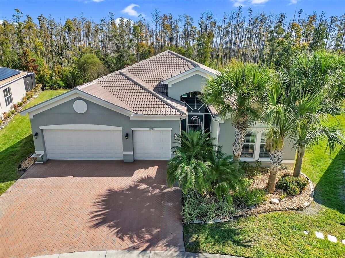 Property Photo: 16308 Garnet Glen Place FL 33598