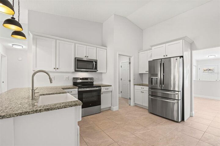 Property Photo: 3708 40th Avenue W FL 34205