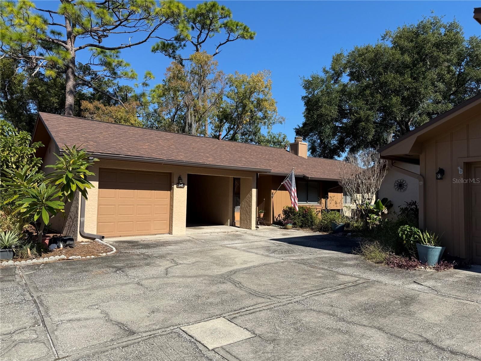 Property Photo:  542 Woodfire Way  FL 32707 