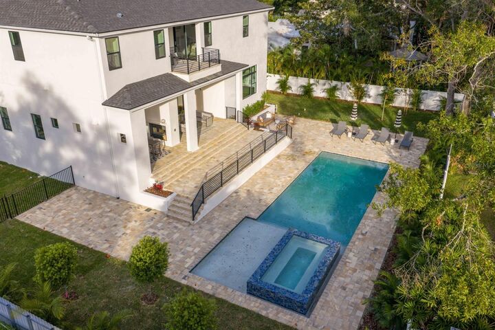 Property Photo:  4624 W San Jose Street  FL 33629 