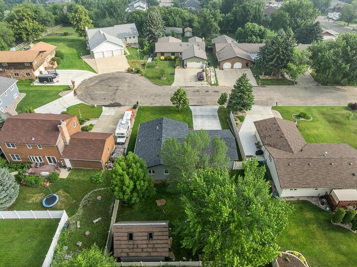 Property Photo: 1015 15 1/2 Ave SW ND 58701