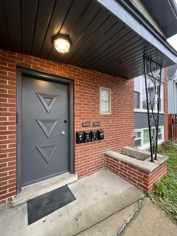 Property Photo: 6138 S Kilpatrick Avenue 2 IL 60629