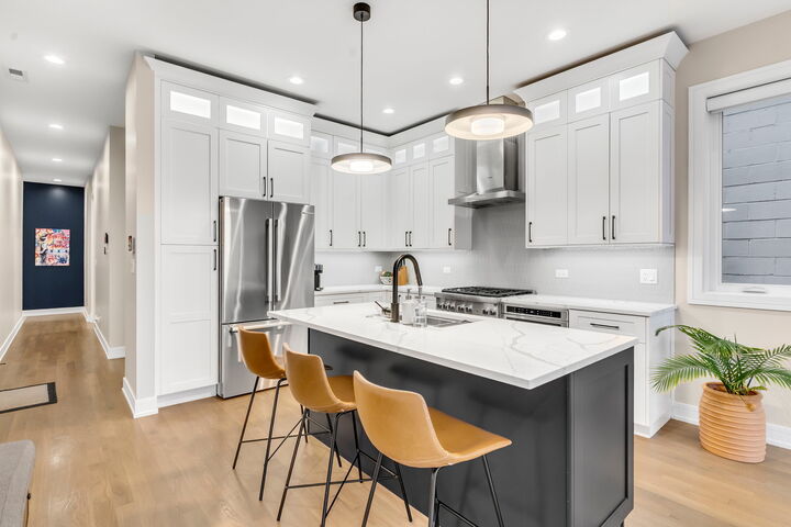 Property Photo: 1066 N Paulina Street 2 IL 60622