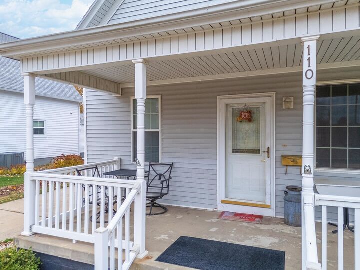 Property Photo:  110 Lake Street  IL 61701 