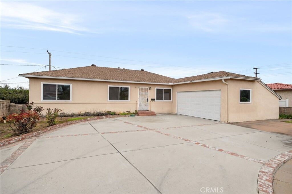 Property Photo:  922 E Edgecomb  CA 91724 