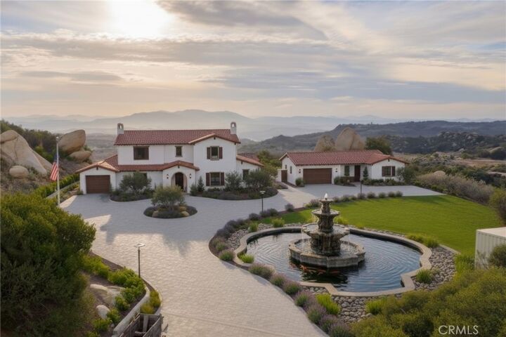 Property Photo: 41612 Avenida De Encanto CA 92562