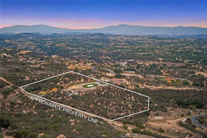 Property Photo: 41612 Avenida De Encanto CA 92562