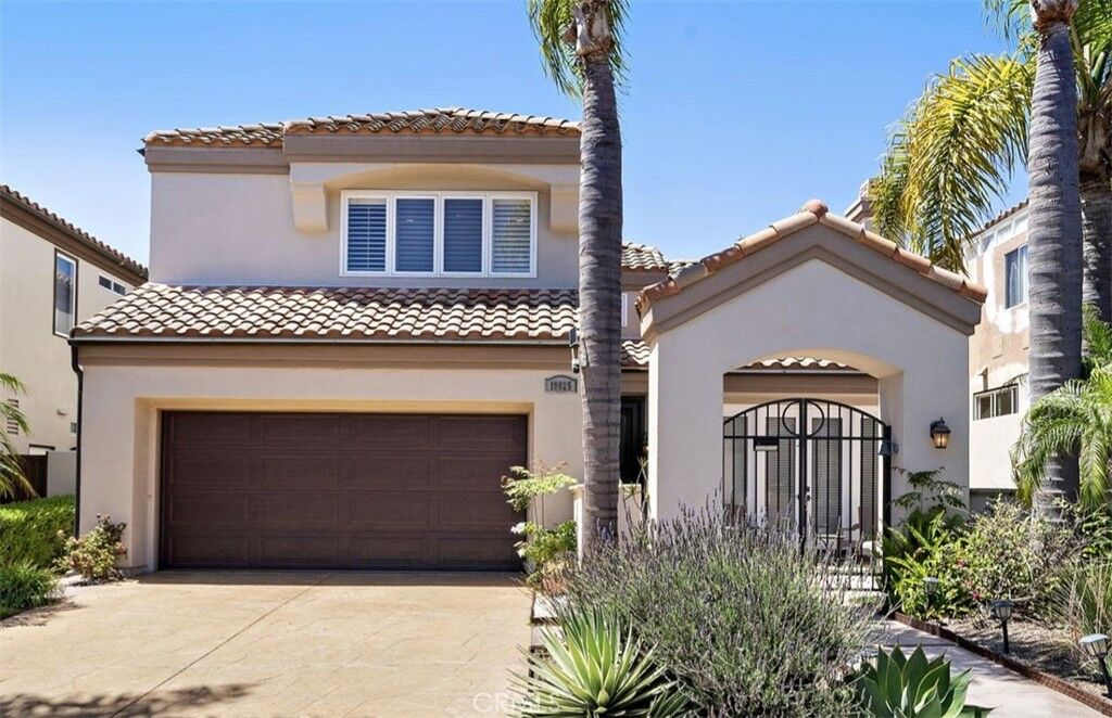 Property Photo: 19025 Bayhill Lane CA 92648
