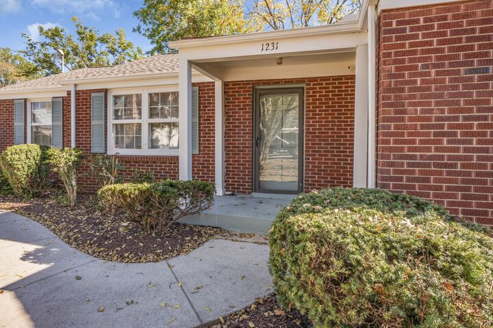 Property Photo: 1231 Adams St TN 37064