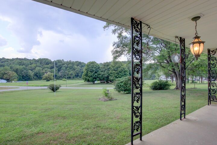 Property Photo:  5581 Bryant Hollow Rd  TN 37052 