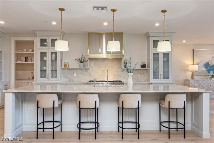 Property Photo: 1820 Gulf Shore Boulevard N 402-403 FL 34102