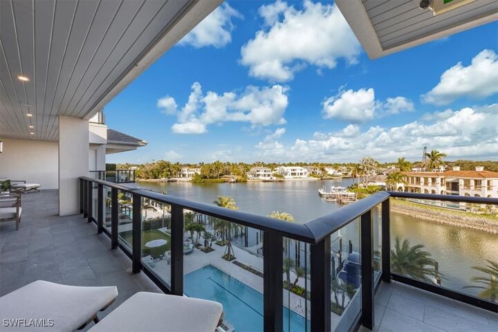 Property Photo: 1820 Gulf Shore Boulevard N 402-403 FL 34102