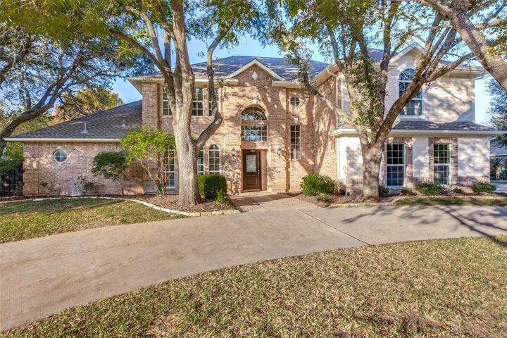 Property Photo: 3105 Sunny Meadow Court TX 76016