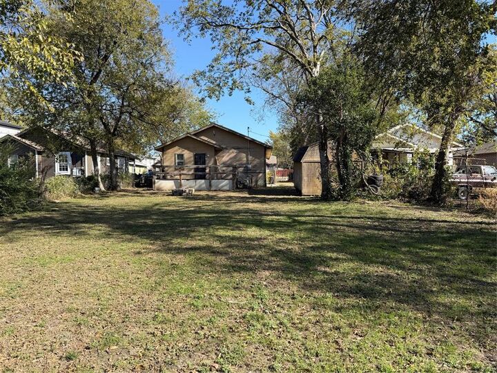Property Photo: 2815 S Denley Drive TX 75216
