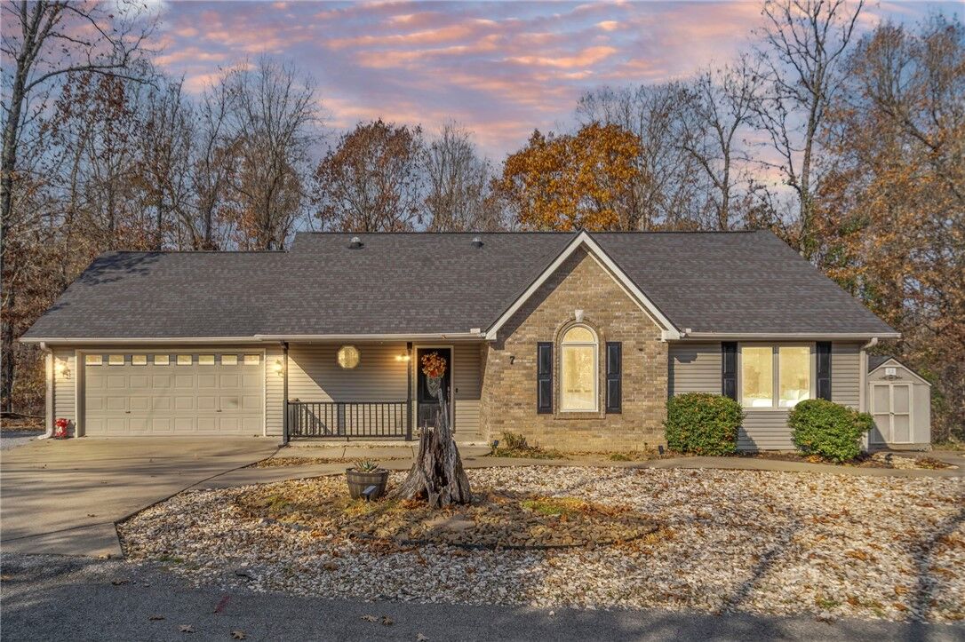 Property Photo: 7 Glenwood Place AR 72715