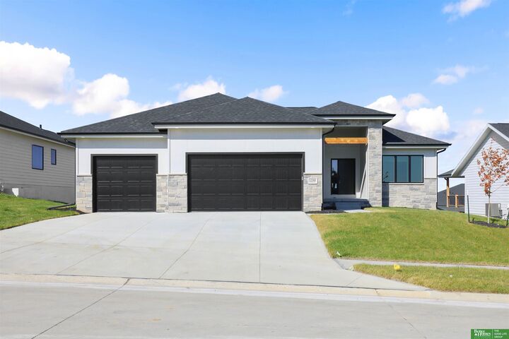 12375 Lake Vista Drive  Papillion NE 68046 photo